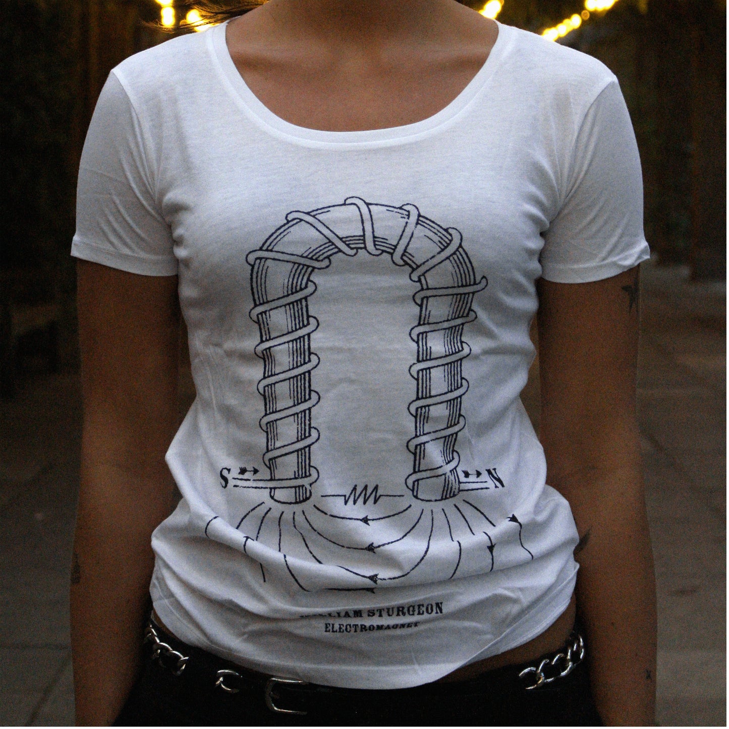 Sturgeon - Fem White Tee